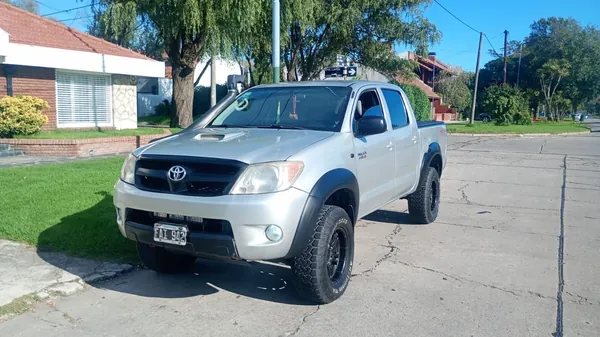 Toyota Hilux SR 4x4