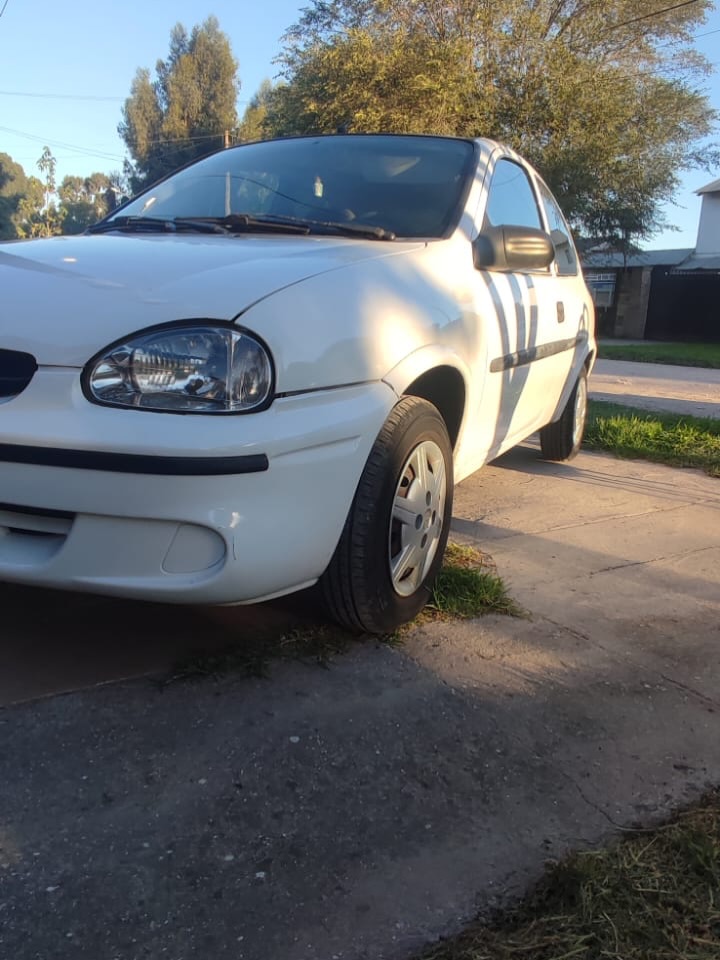Chevrolet Corsa 3P Base