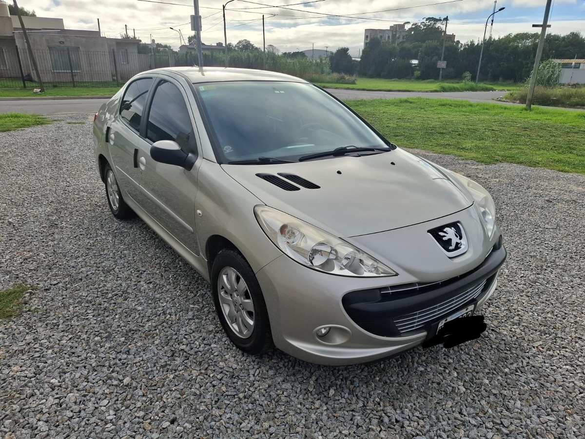 Peugeot 207 XS Sedán