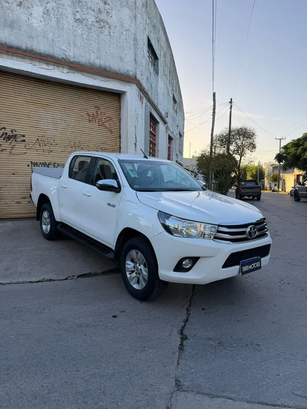 Toyota Hilux SRV