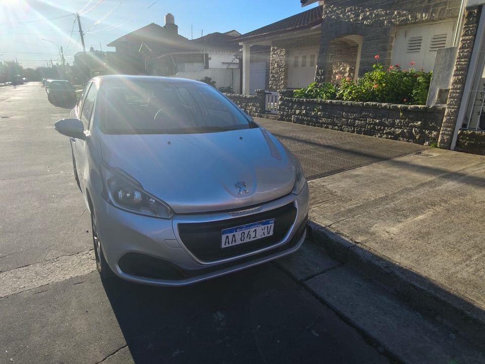 Peugeot 208 Active