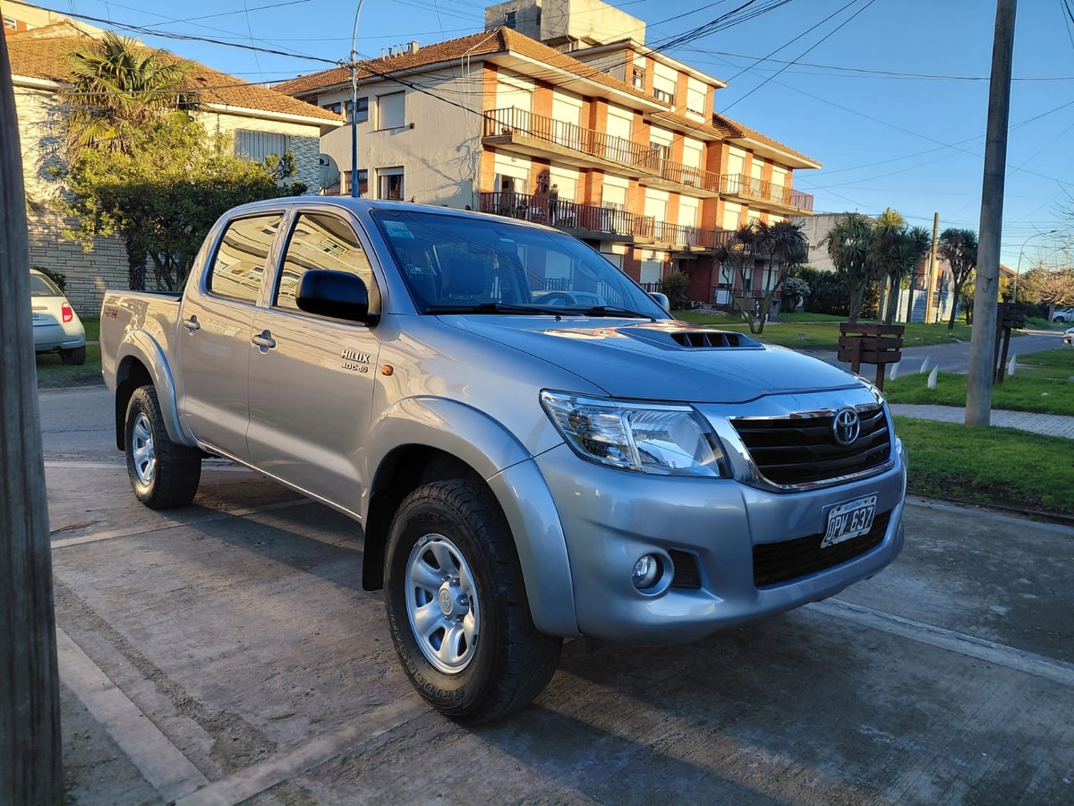 Toyota Hilux SR 4x4