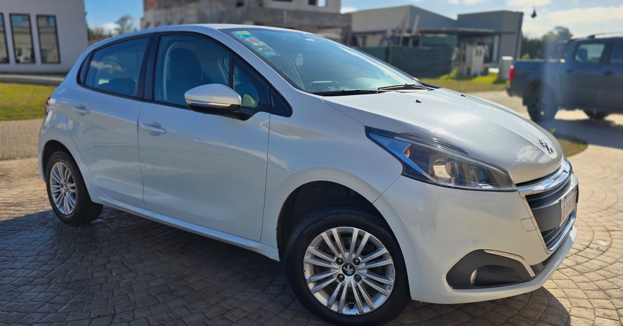Peugeot 208 Allure