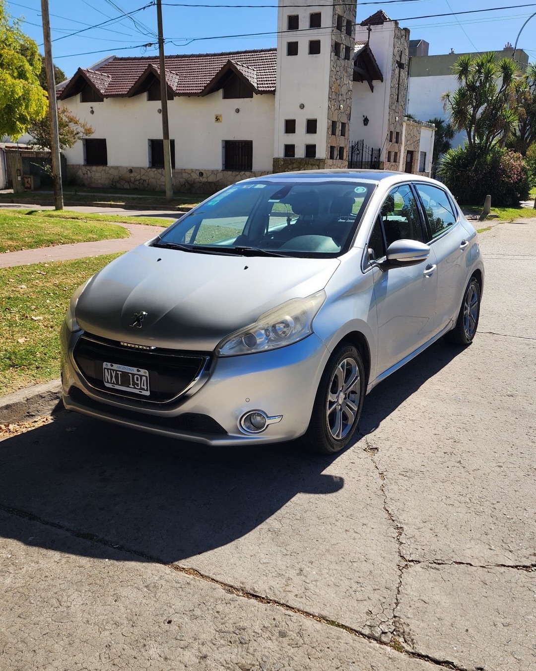 Peugeot 208 Feline