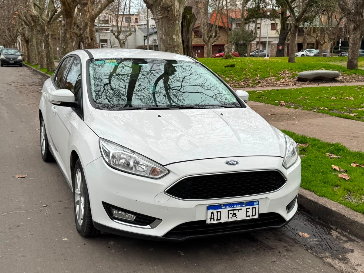 Ford Focus SE AT 2.0