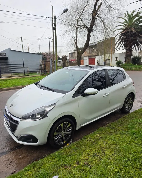 Peugeot 208 Allure Touchscreen