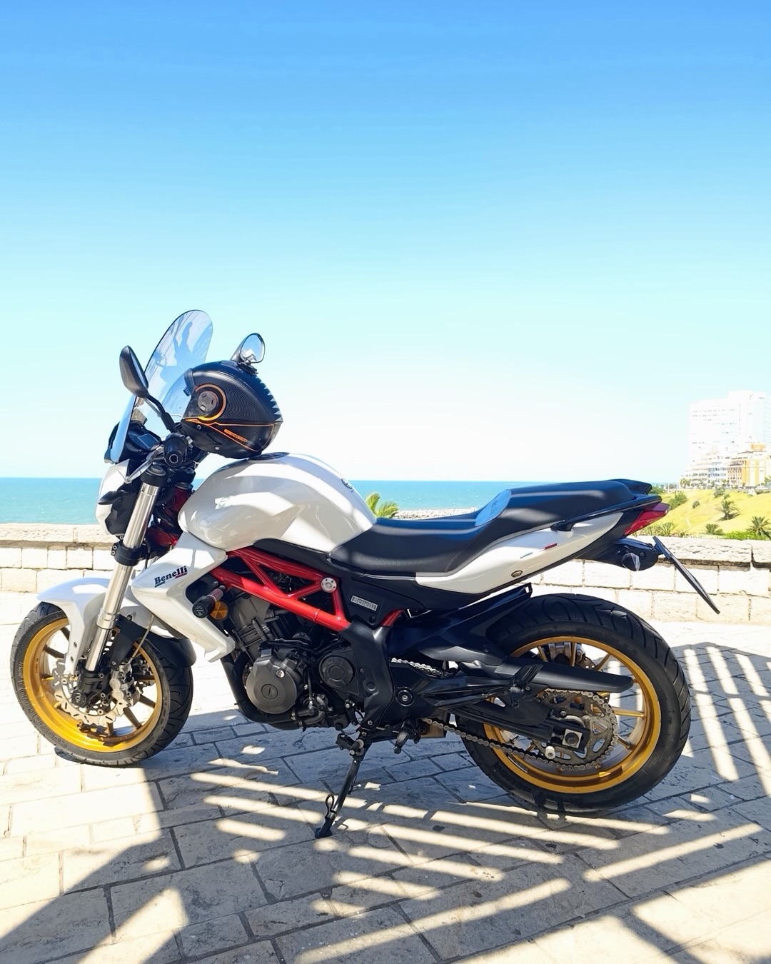 Benelli TNT 300