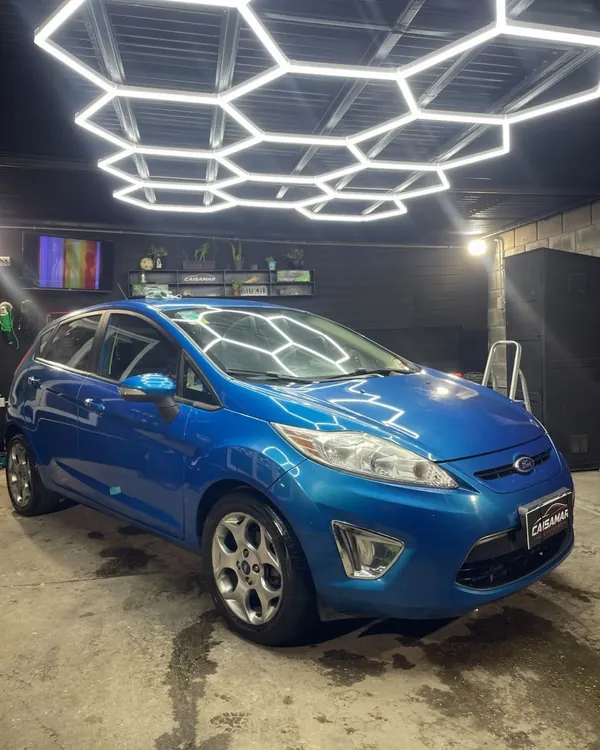Ford Fiesta Kinetic Design Titanium