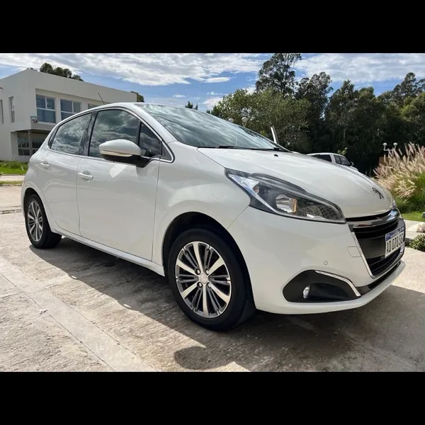 Peugeot 208 Feline